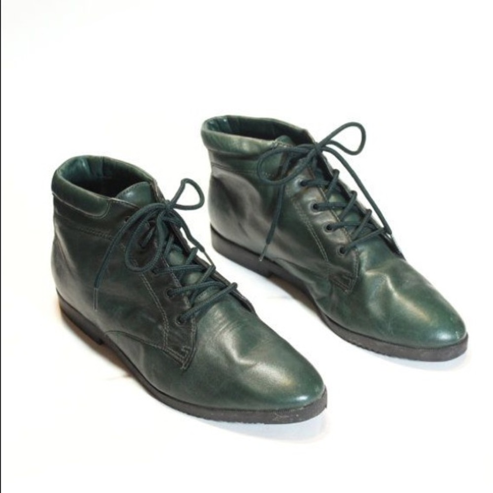 Danexx vintage green leather ankle booties